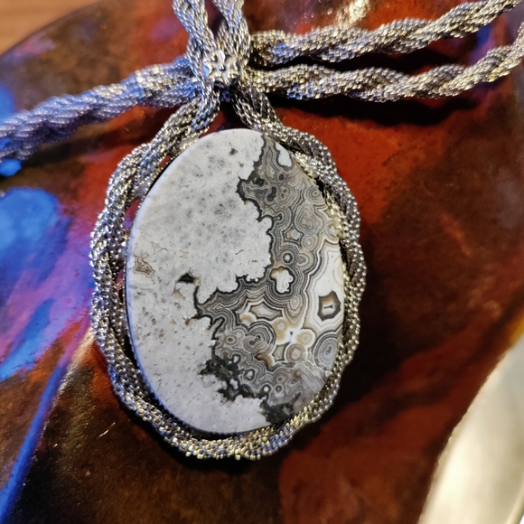 Mexican crazy lace agate silver necklace. - Picture 2 of 4